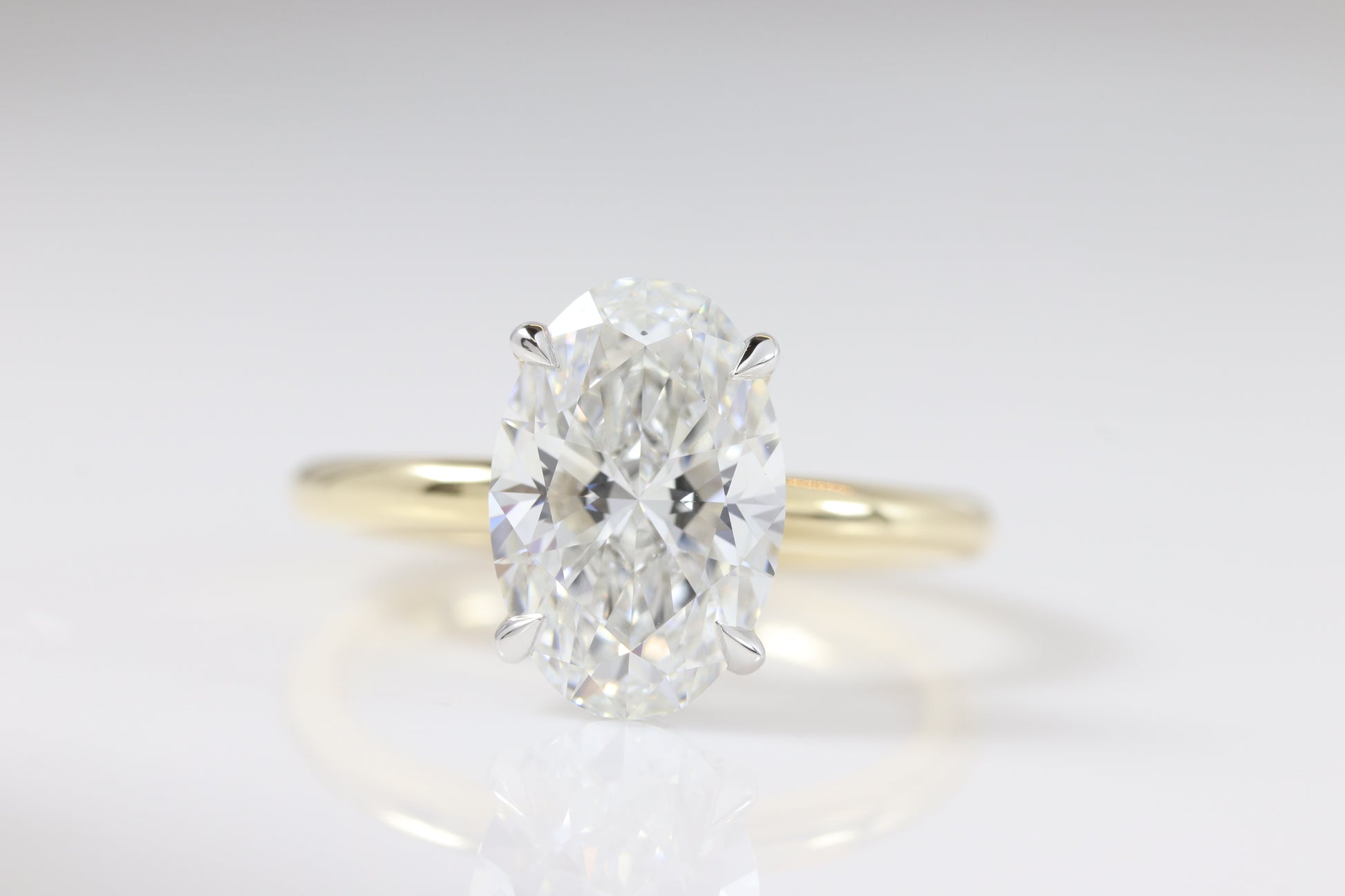 Belle Hidden Halo | 3.07ct E-VS1 Oval | 14k Two-Tone