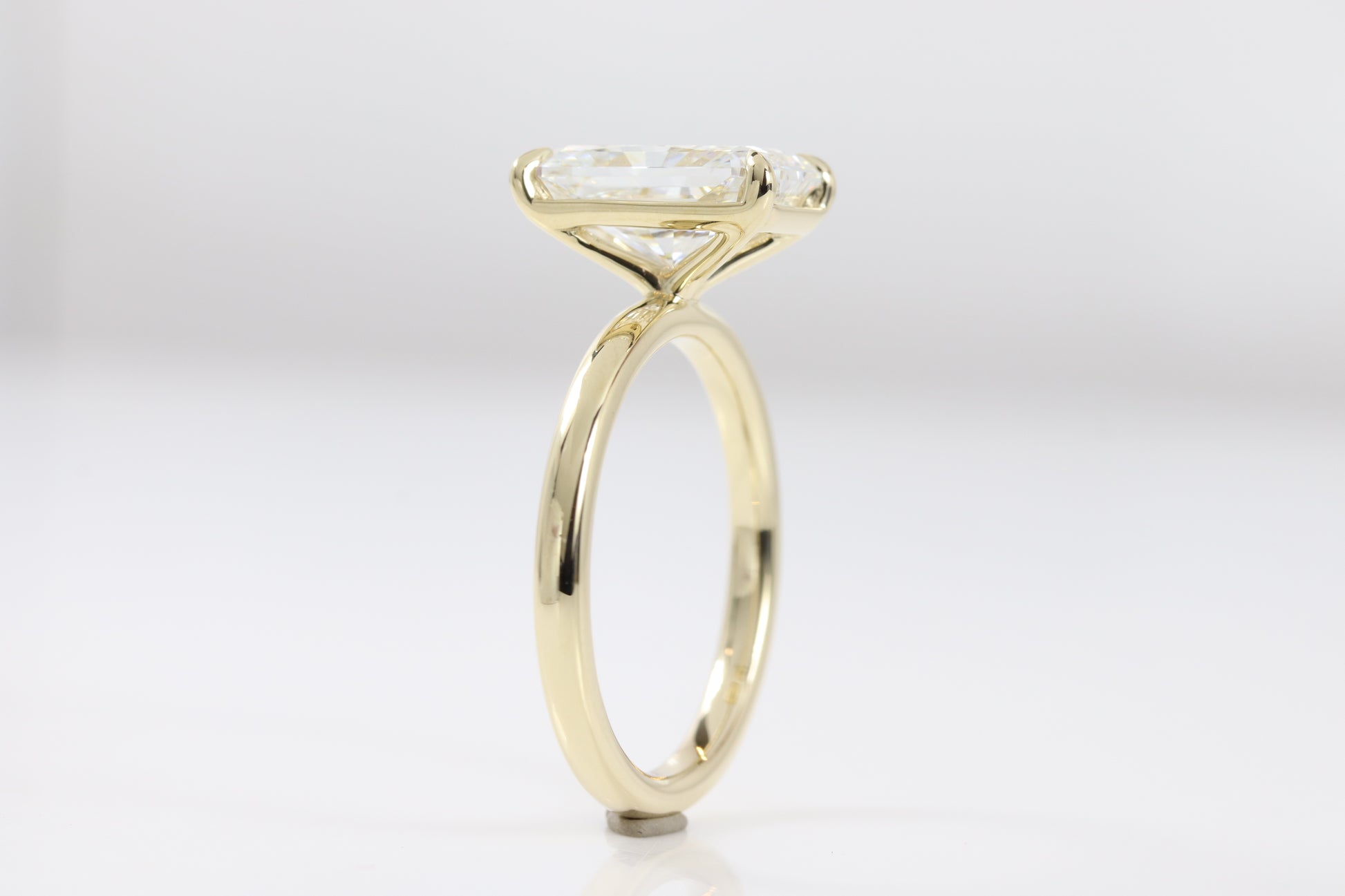 Amé Solitaire | 3.02ct E-VS1 Radiant | 14k Yellow Gold