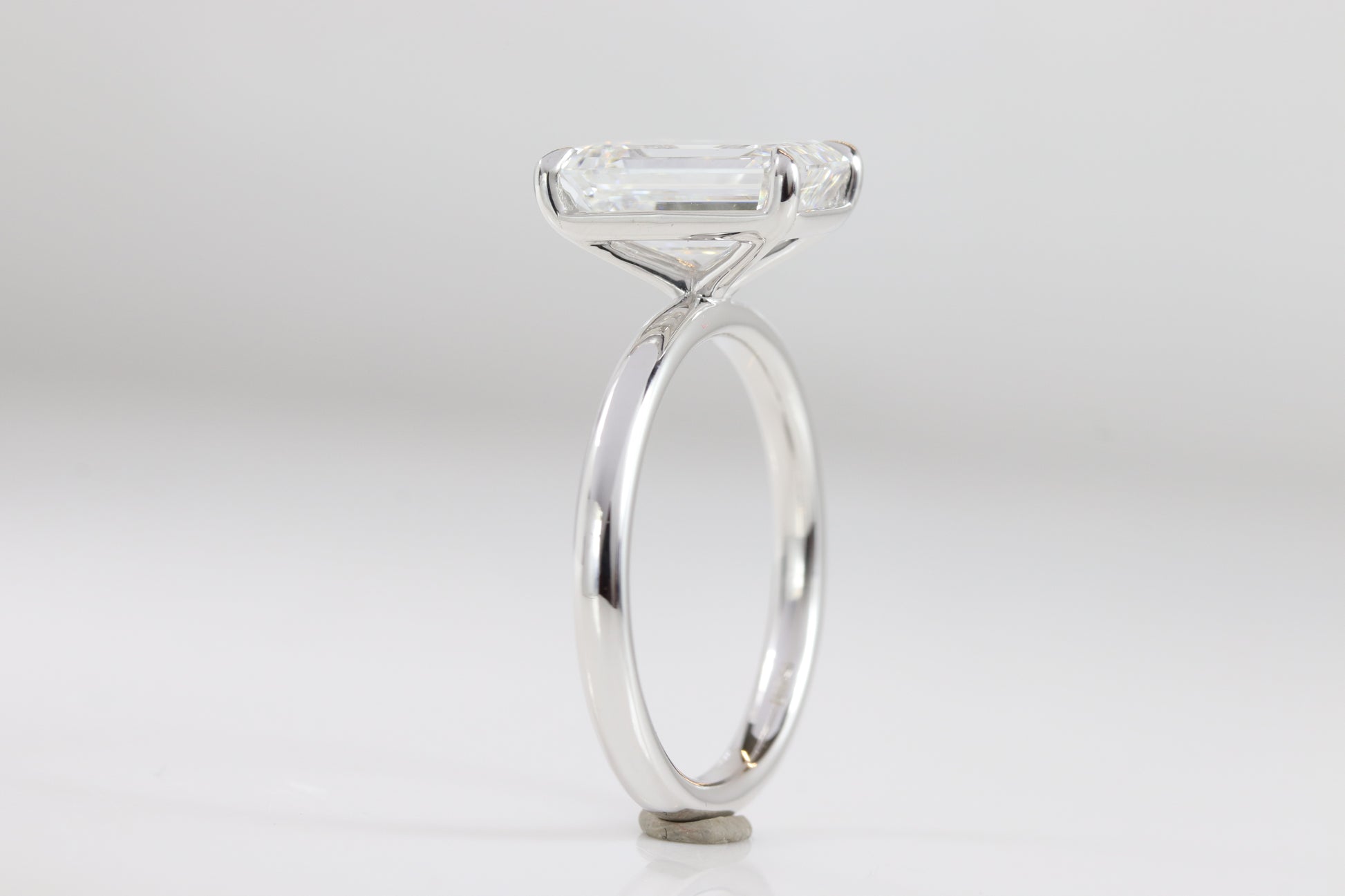 Amé Solitaire | 3.10ct E-VS1 Emerald | 14k White Gold