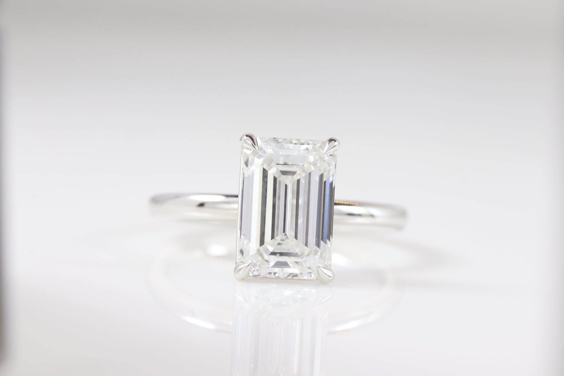 Amé Solitaire | 3.10ct E-VS1 Emerald | 14k White Gold