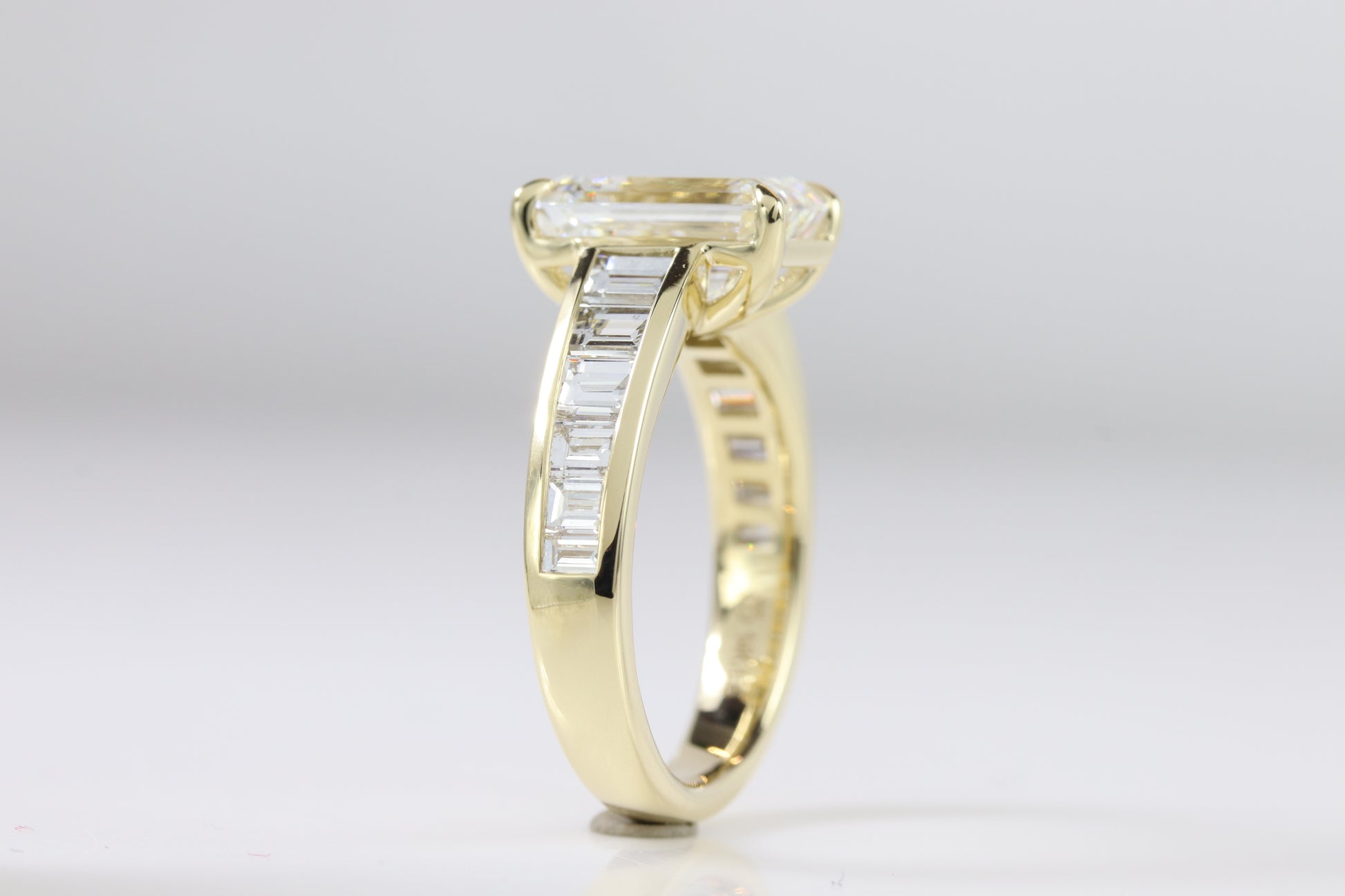 Art Deco | 3.53ct E-VS1 Emerald | 14k Yellow Gold