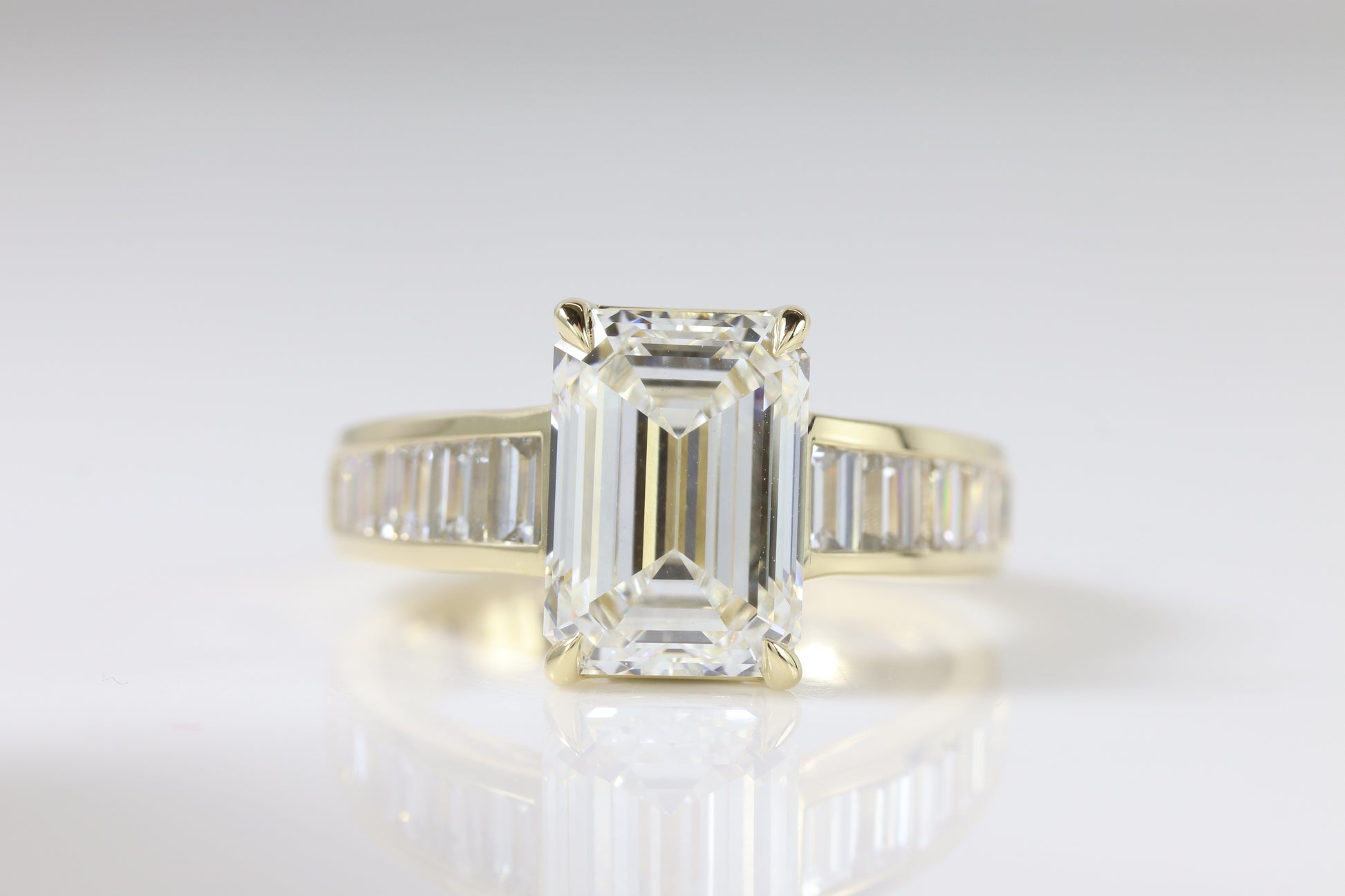 Art Deco | 3.53ct E-VS1 Emerald | 14k Yellow Gold