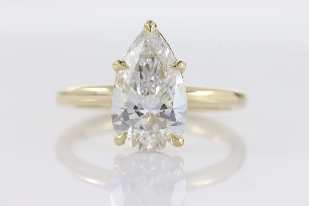 Amé Solitaire | 2.51ct E-VS1 Pear | 14k Yellow Gold