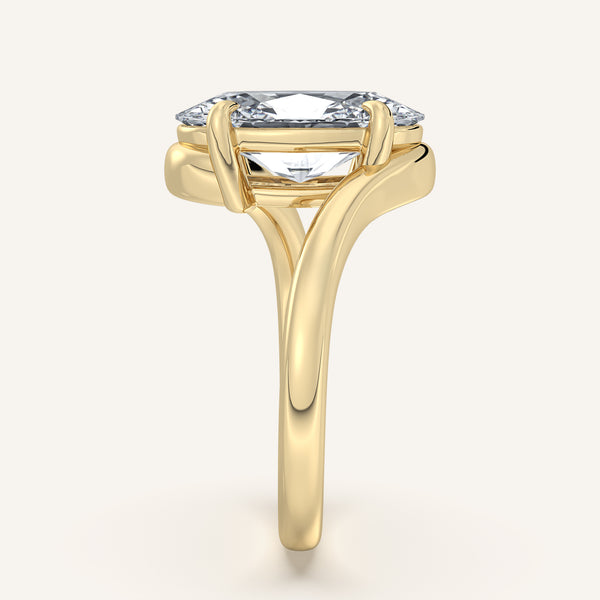 Moval Bypass Engagement Ring | 14k Yellow Gold