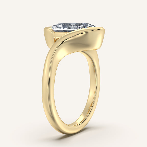 Oval Bypass Half Bezel Ring | 18k Yellow Gold