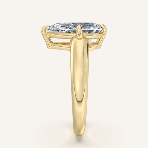 Pear Shape Rounded Tapered Band Engagement Ring | 14k Yellow Gold