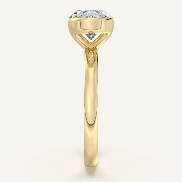 Moval East West Half Bezel Ring | 18k Yellow Gold