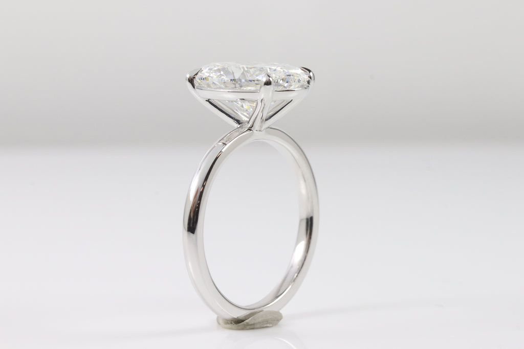 Amé Solitaire | 4.08ct E-VS1 Oval | 14k White Gold