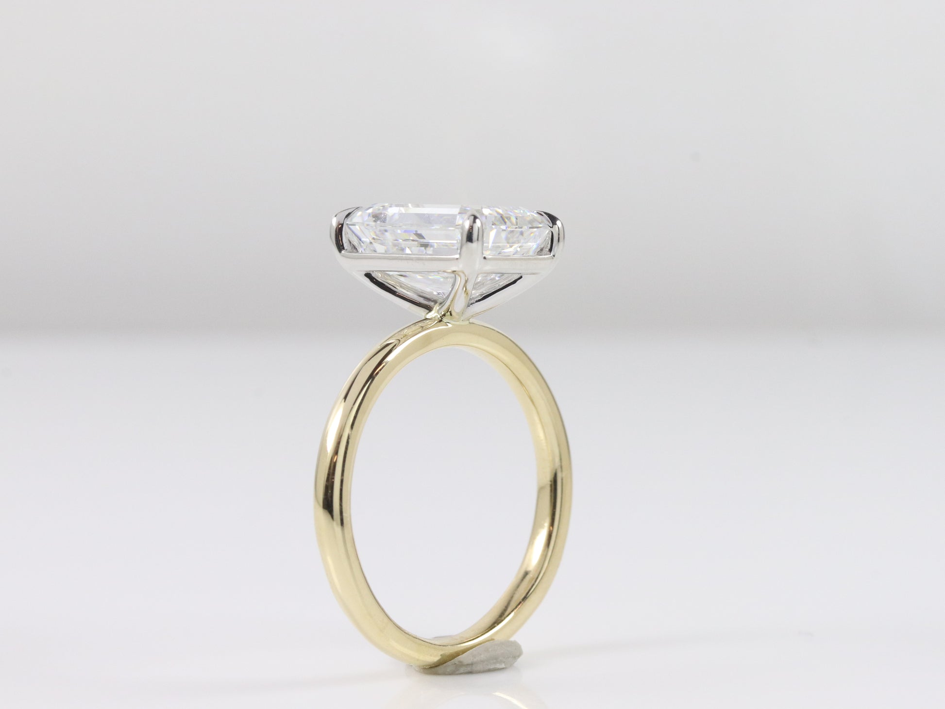 Amé Solitaire | 4.08ct D-VVS2 Emerald | 14k Two-Tone